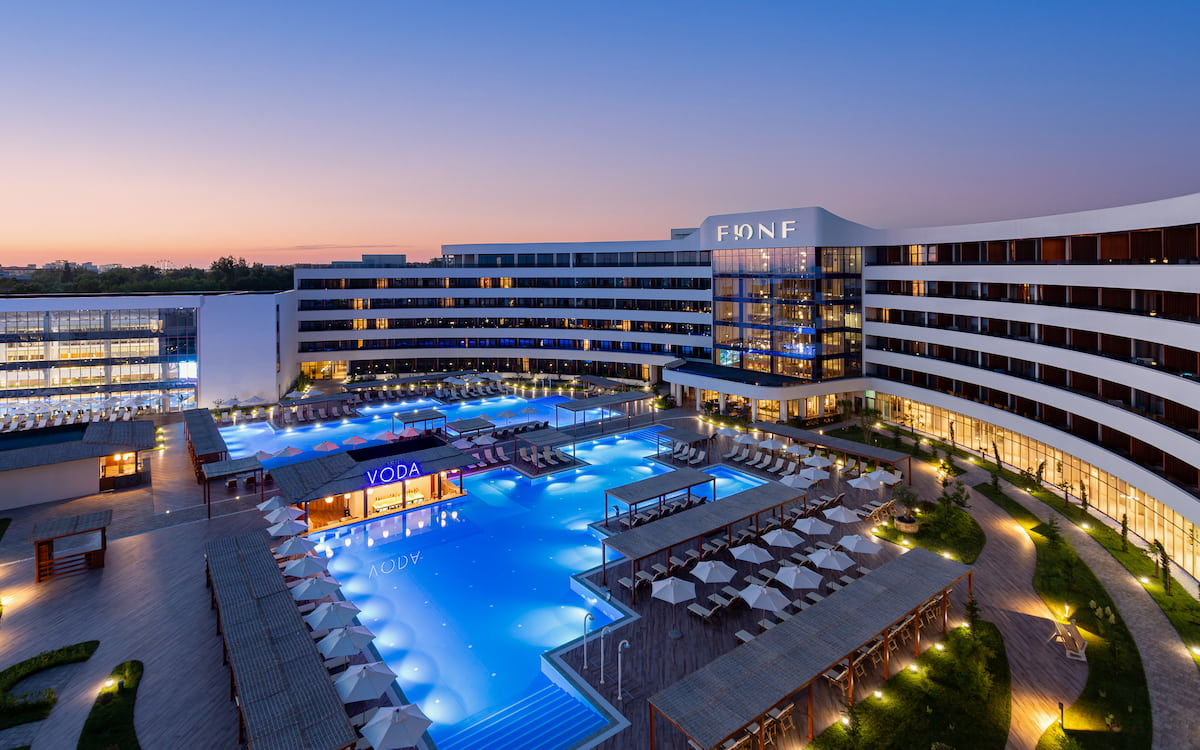 Электронные замки проектной модели IS8005AB3-S в элитном отеле FЮNF LUXURY RESORT & SPA ANAPA MIRACLEON 5*